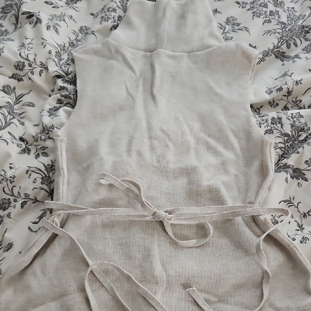 Zara Cream Sleeveless Turtleneck Top